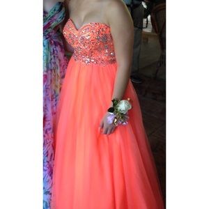 Nina Canacci prom dress